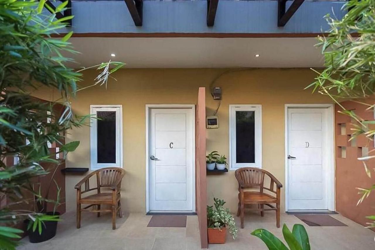 RedDoorz near RS Mitra Keluarga Depok Hotel Bagian luar foto