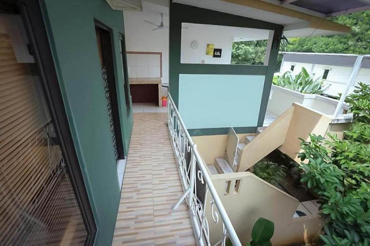 RedDoorz near RS Mitra Keluarga Depok Hotel Bagian luar foto
